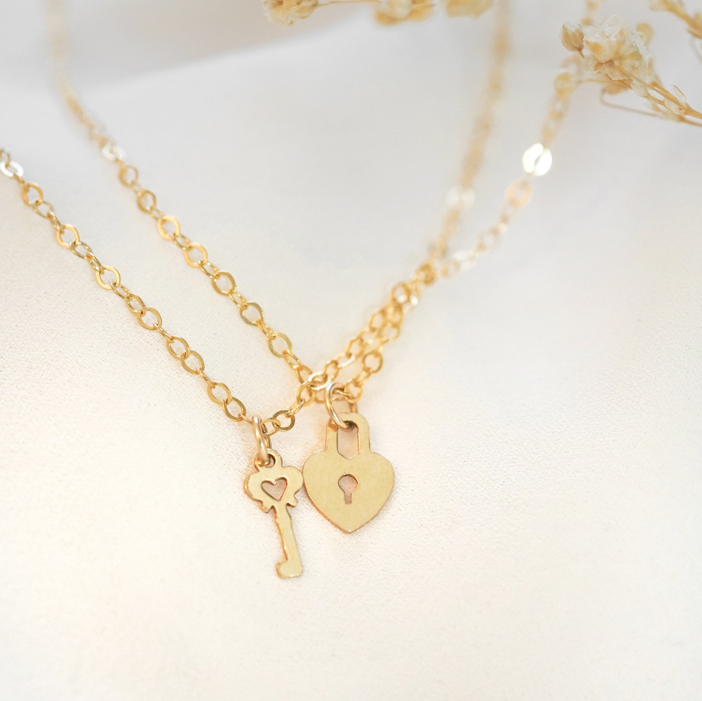 Chain Padlock Pendant Necklace Set